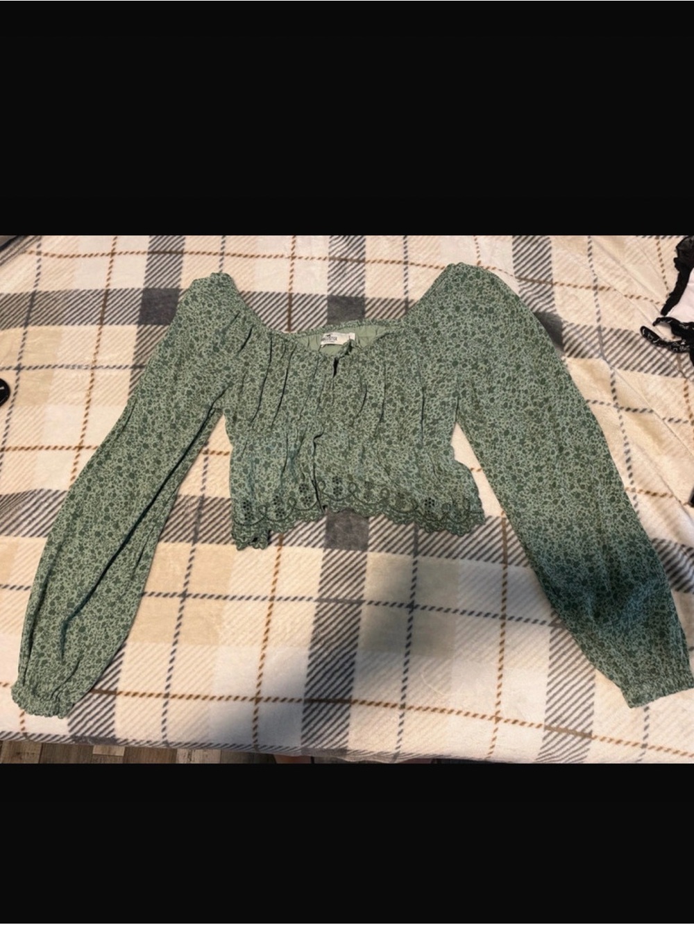 Green Floral Puff-Sleeve Cropped Blouse